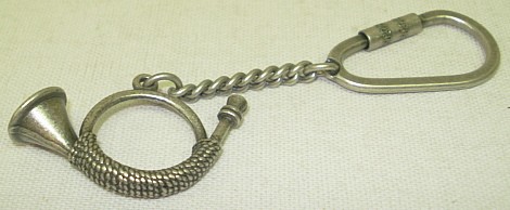 Schlüsselanhänger Jagdhorn - altsilber, 38mm, gegossen
