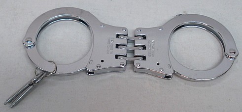 Handschelle Doppelgelenk - vernickelt, 2 Schlüssel